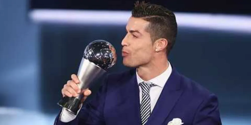 Imagem ilustrativa da imagem Cristiano Ronaldo é eleito o melhor jogador do mundo