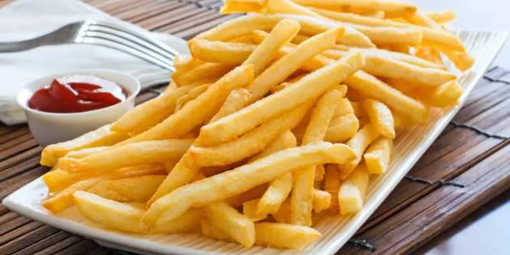 O motivo da briga, segundo a própria acusada, foi uma porção de batata frita