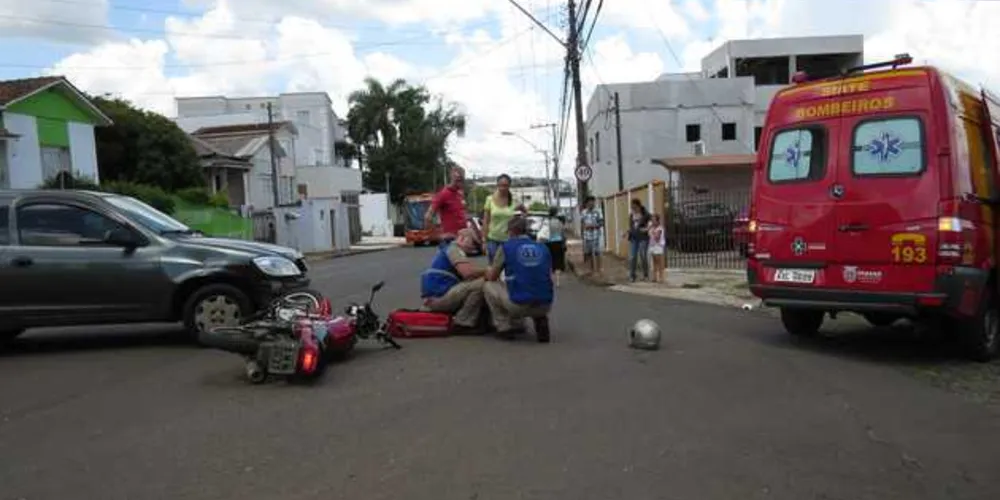 Imagem ilustrativa da imagem Colisão com moto deixa mulher ferida em PG