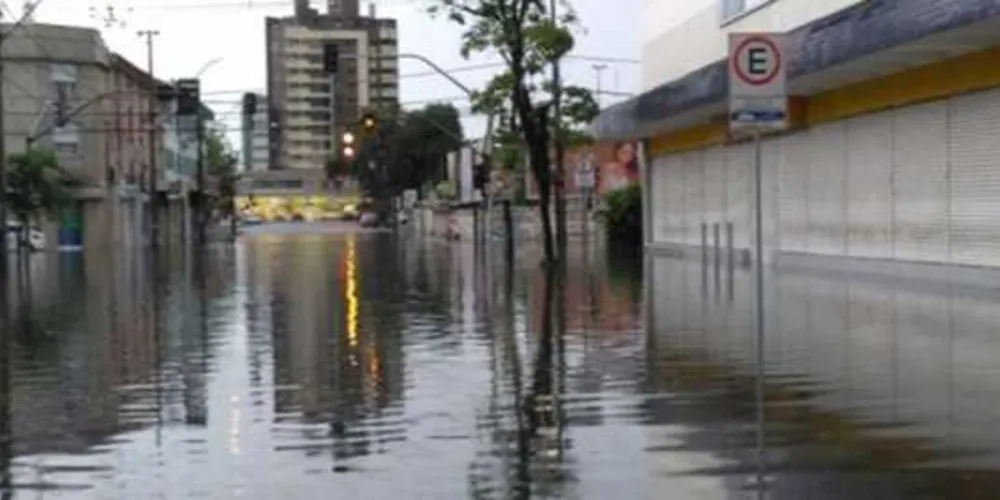 Chuva atingiu Paranaguá e prejudicou diversas famílias