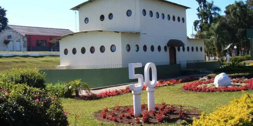 Prefeitura de Porto Amazonas (foto) cancelou a festa da Maçã