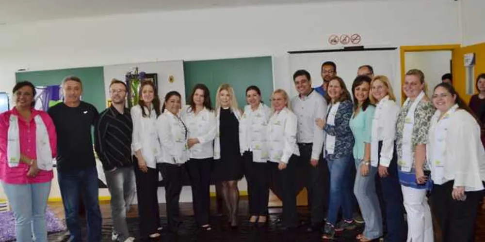 Equipe do Colégio Ponta Grossa passa a utilizar a robótica no dia a dia