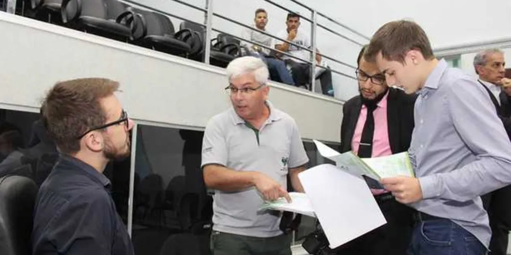 Sindicalistas tentam convencer vereadores a derrubar o PL
