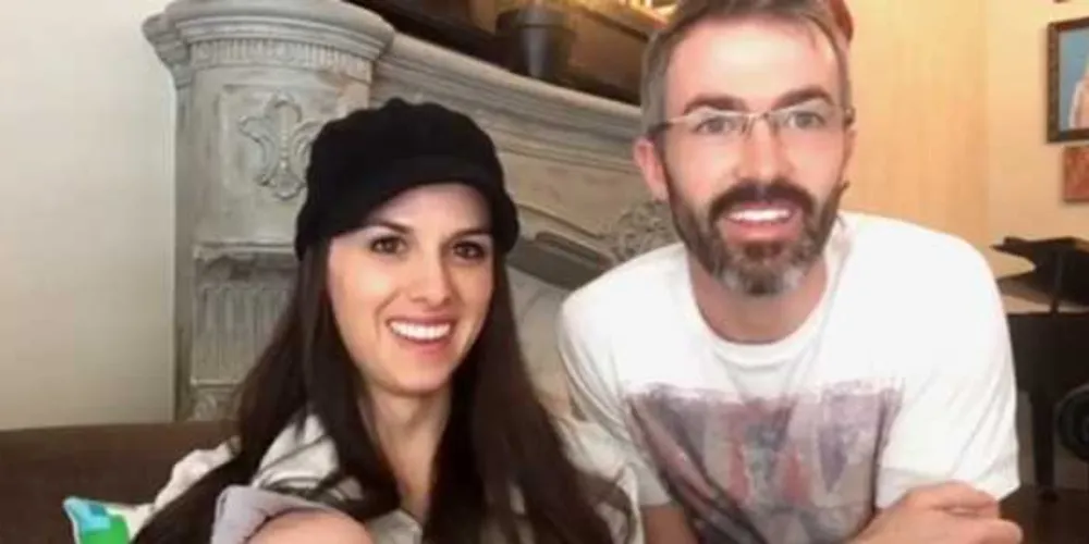 Casal busca babá para viajar o mundo