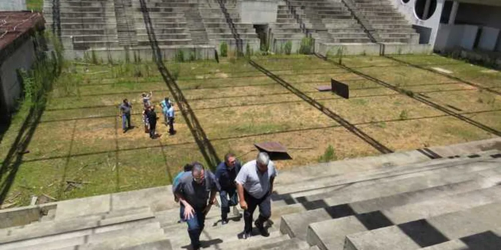 Imagem ilustrativa da imagem Prefeitura de Irati quer retomar obras do ginásio
