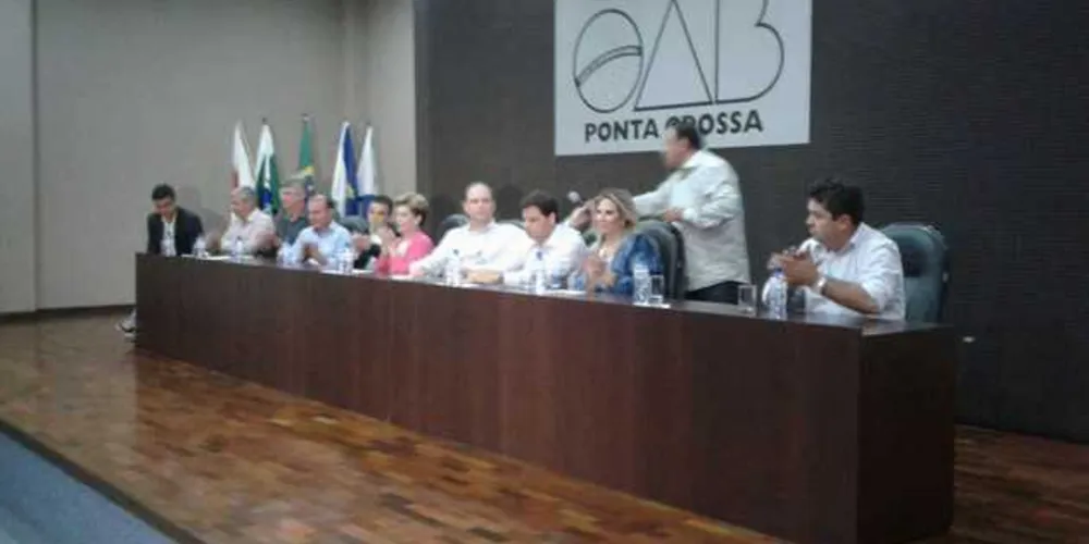 Imagem ilustrativa da imagem Ministro da Saúde abre evento com prefeitos da região