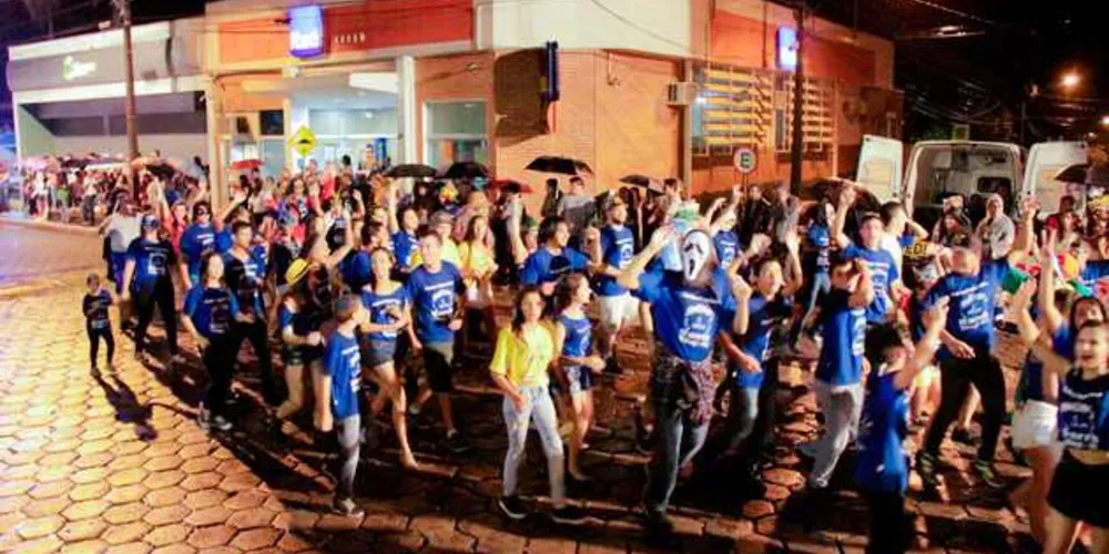 Imagem ilustrativa da imagem Carnaval embala cidades dos Campos Gerais