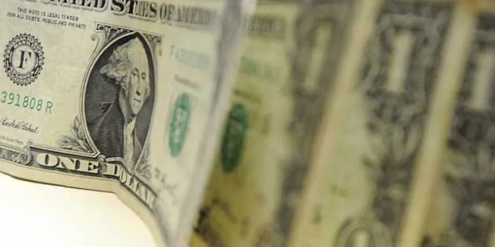 Imagem ilustrativa da imagem Dólar volta a cair e bolsa sobe no maior nível em 5 anos