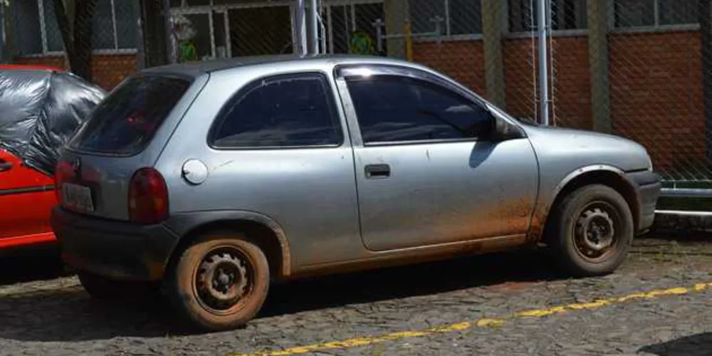 Veículo foi encaminhado ao pátio da 13ª Subdivisão Policial