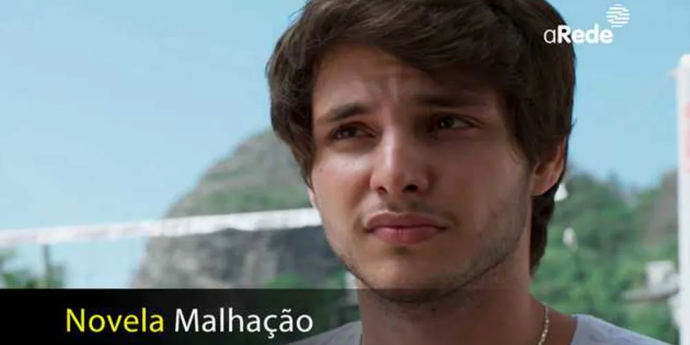 Imagem ilustrativa da imagem Lucas tenta falar com Luíza sobre seu filho, mas Tânia o interrompe