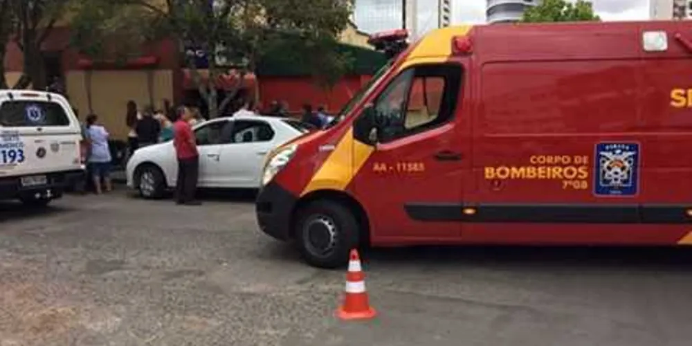Imagem ilustrativa da imagem Homem invade restaurante e atira contra clientes