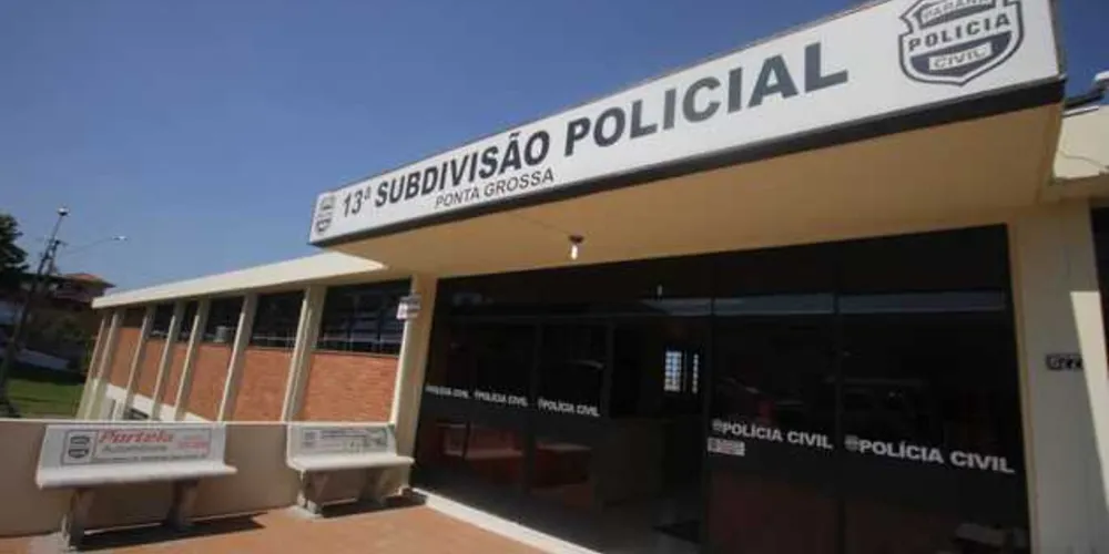 Imagem ilustrativa da imagem Taxista é rendido e bandido capota veículo na fuga
