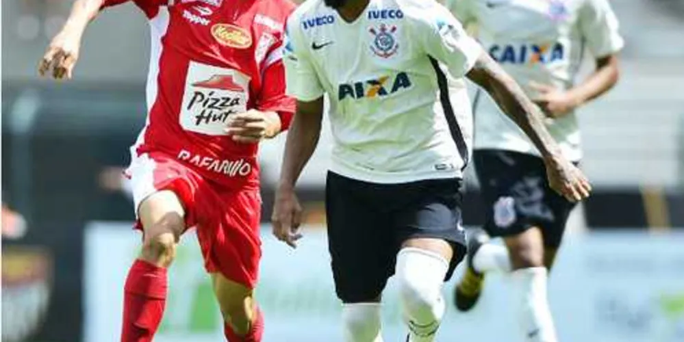Imagem ilustrativa da imagem Corinthians bate Batatais e leva a Copinha pela 10ª vez