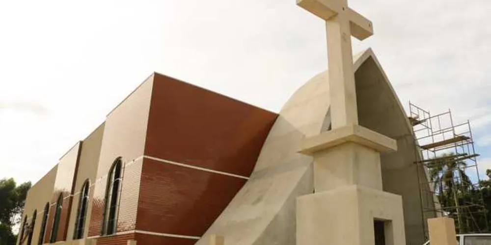 A fachada da nova igreja vai lembrar o chapéu do Papa João Paulo