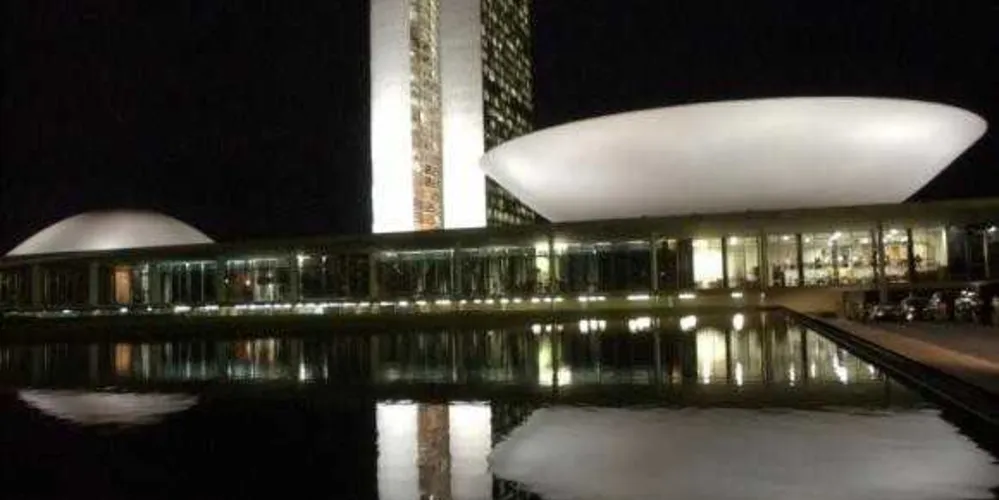 Câmara e Senado retomam atividades na quinta-feira