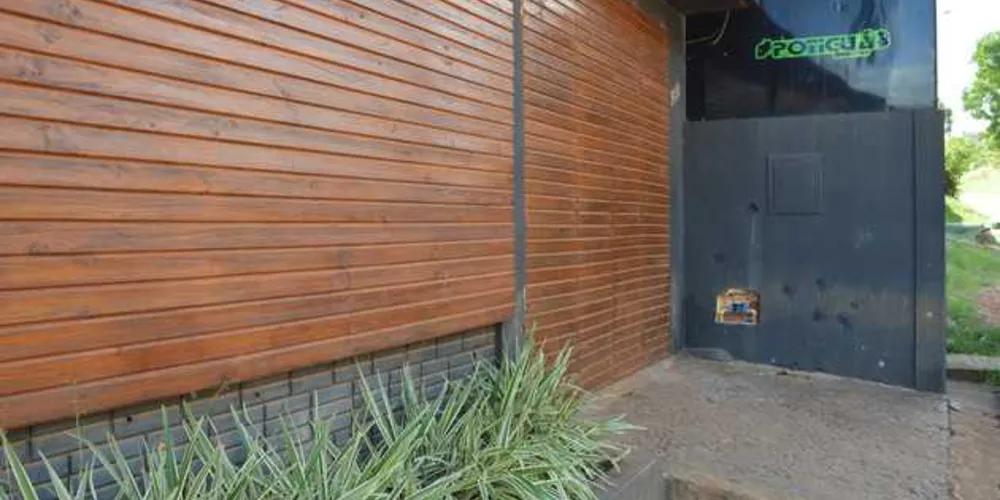 Local ficou com marcas dos disparos feitos por criminosos 