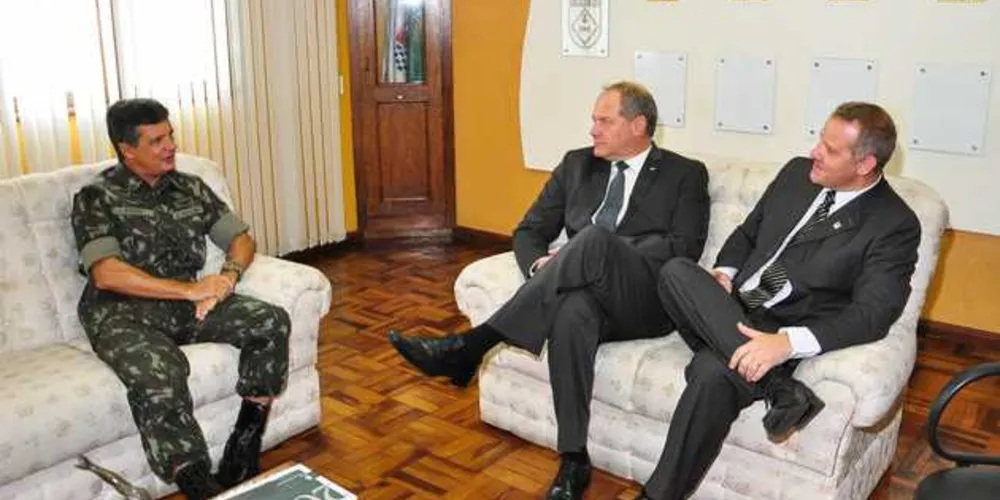 Ary Lovato e Alessandro Lozza visitaram a 5ª Brigada