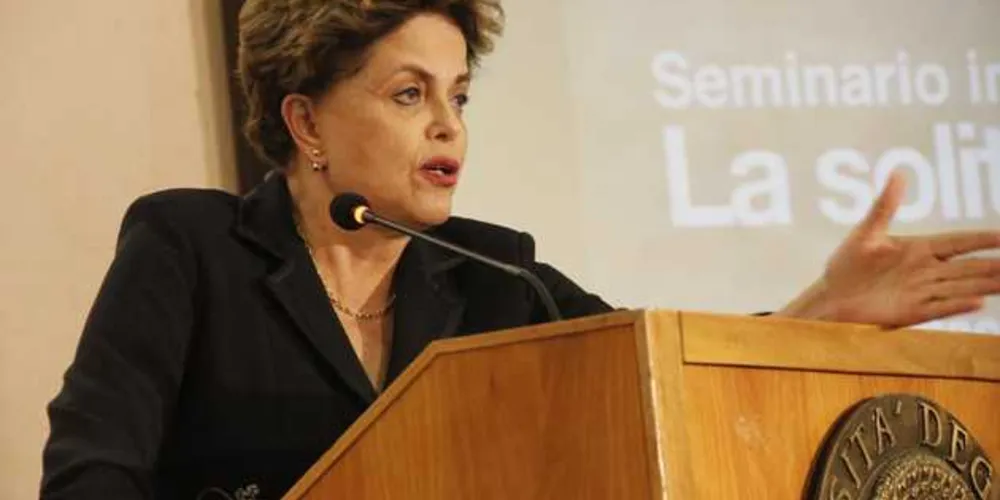 Imagem ilustrativa da imagem Dilma participa do velório de dona Marisa Letícia
