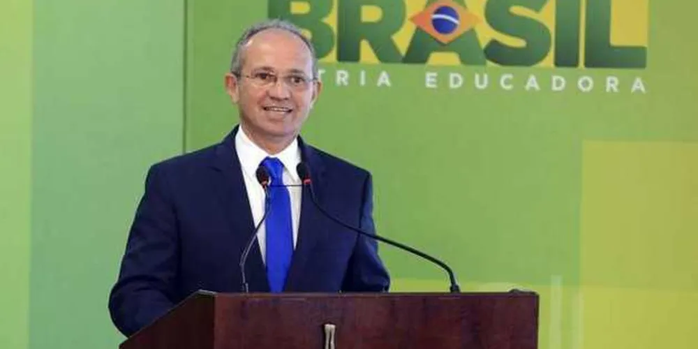 Imagem ilustrativa da imagem Governador critica paralisação de PMs