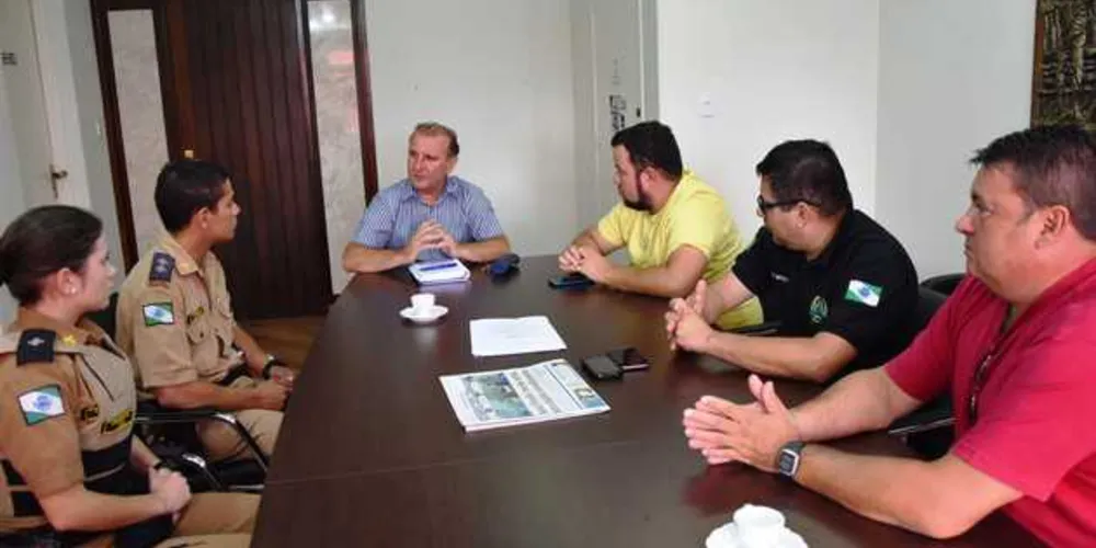 Imagem ilustrativa da imagem Blum se reúne com comando da PM em Carambeí