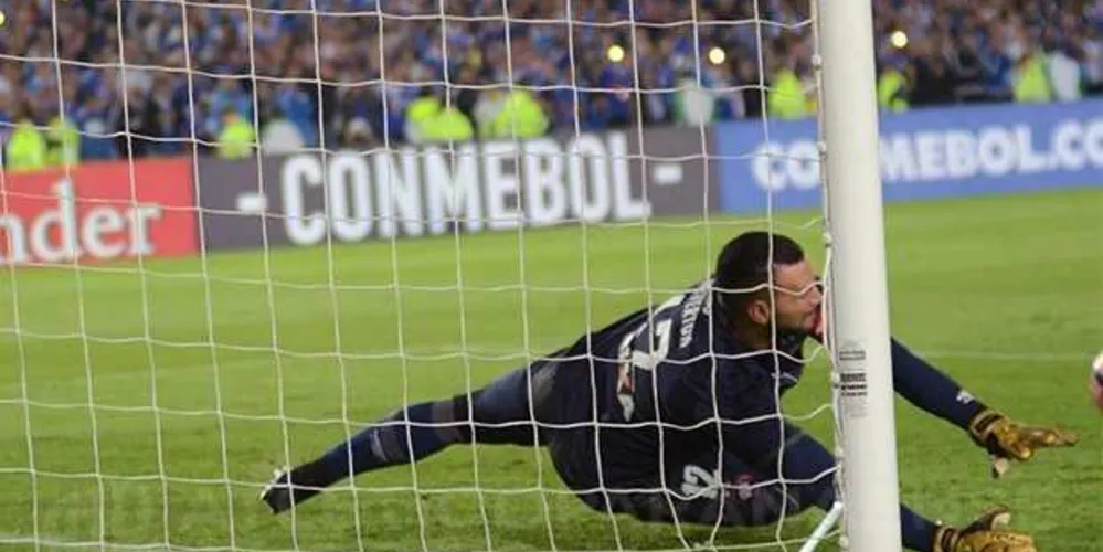 Imagem ilustrativa da imagem Furacão se classifica para a terceira fase da Libertadores