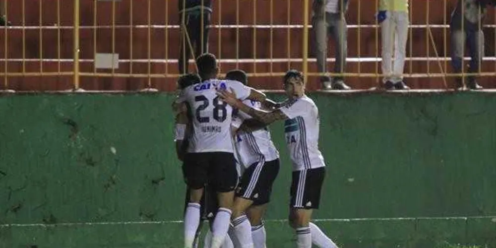 Imagem ilustrativa da imagem Coritiba consegue empate e segue na Copa do Brasil