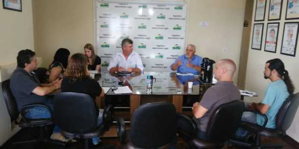 Imagem ilustrativa da imagem Adetur e AMCG discutem gestão do turismo regional