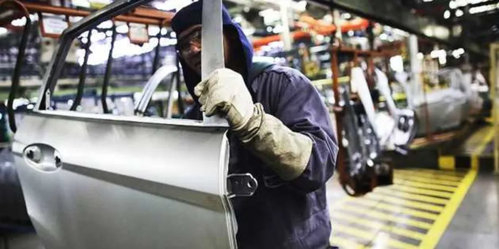 Imagem ilustrativa da imagem Ford dá férias coletivas e paralisa produção por 21 dias