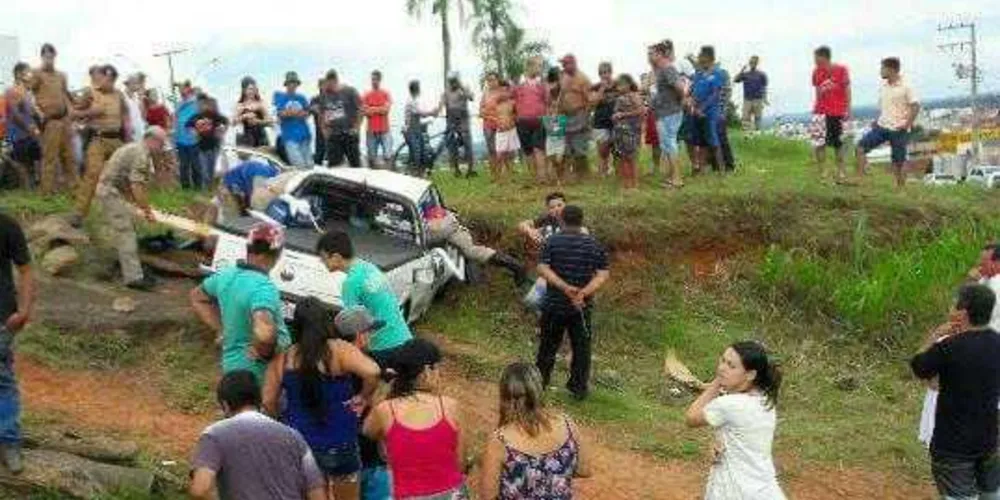 Imagem ilustrativa da imagem Rapaz tem ferimentos graves em acidente na PR-160