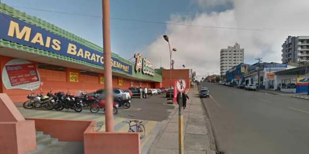 Imagem ilustrativa da imagem Vítima vai ao supermercado e tem carro furtado