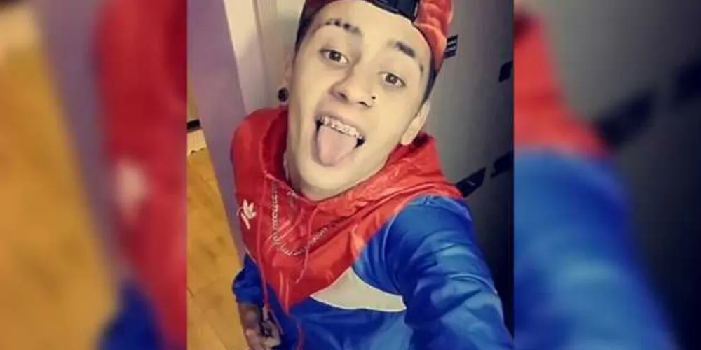 Imagem ilustrativa da imagem Amigos prestam homenagens na web para adolescente morto a facadas