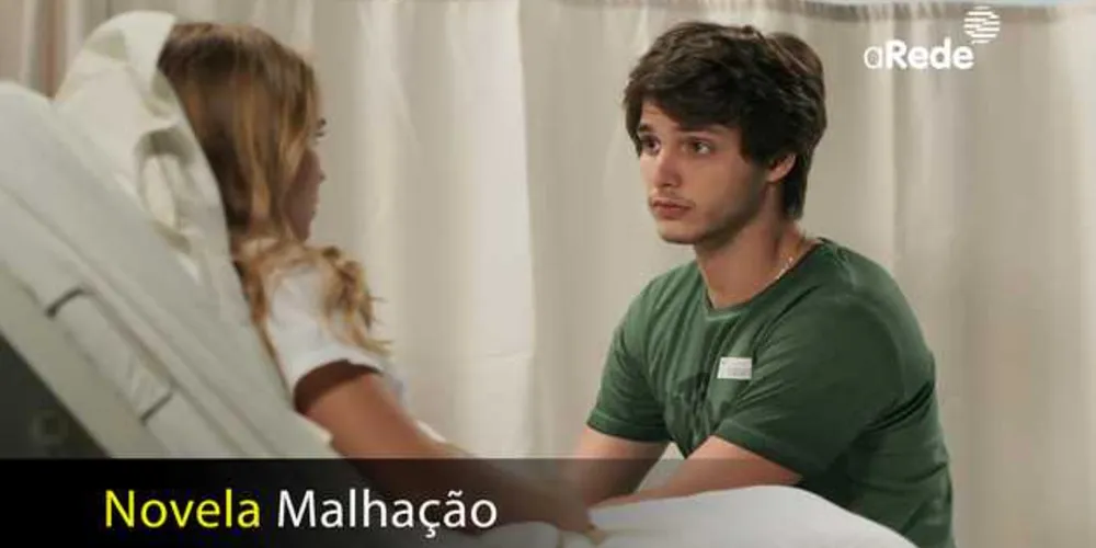 Imagem ilustrativa da imagem Martinha passa mal e Lucas a ampara