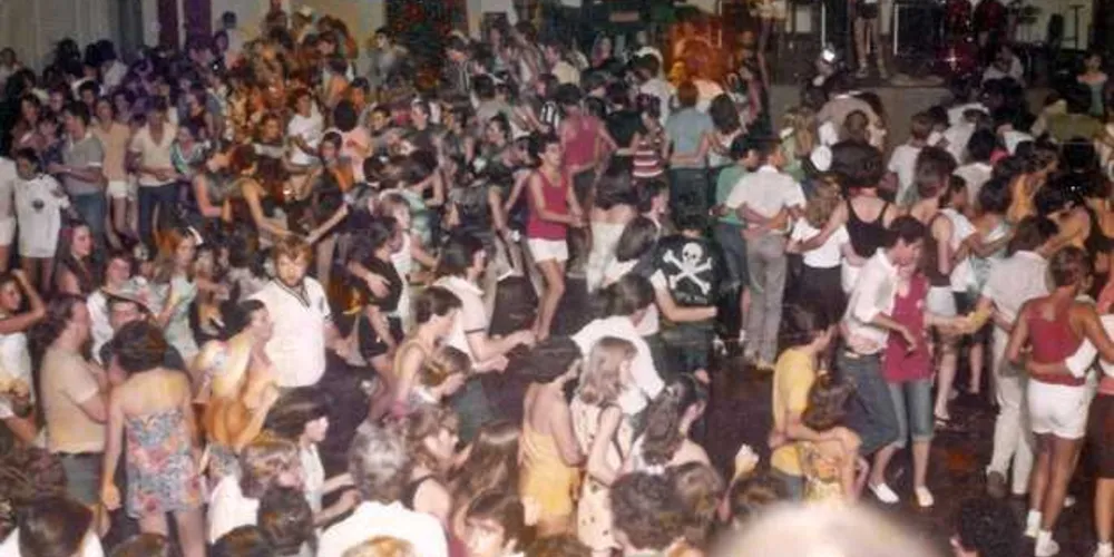 Imagem ilustrativa da imagem Clube e banda querem resgatar carnaval de salão em Irati