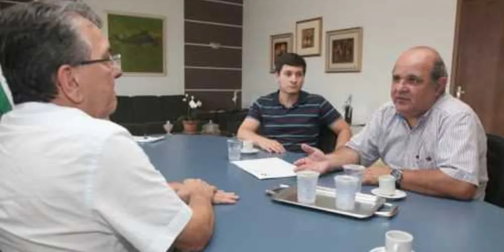 Imagem ilustrativa da imagem Reitor recebe presidente da Fundação Cultural