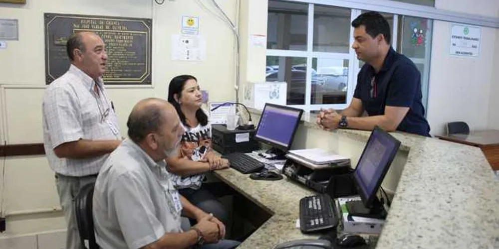 Imagem ilustrativa da imagem Marcelo Rangel visita hospitais para avaliação de estruturas