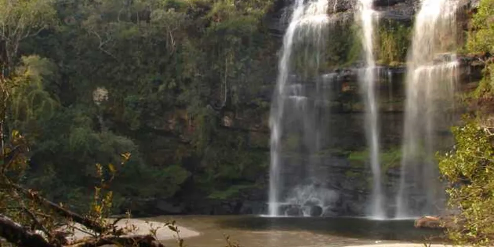 Cachoeira tem quase 30 metros de altura e é um dos principais pontos turísticos de PG
