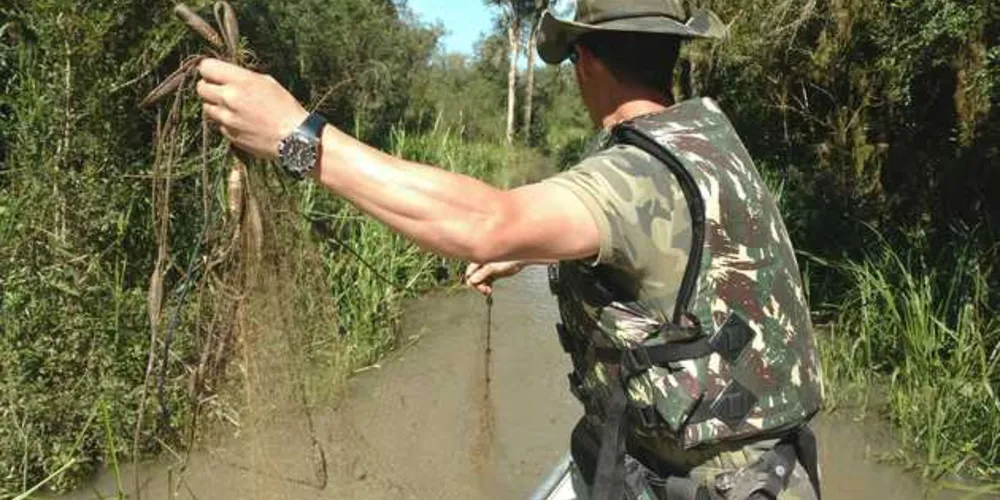 Imagem ilustrativa da imagem Polícia Ambiental apreende materiais de pesca na região