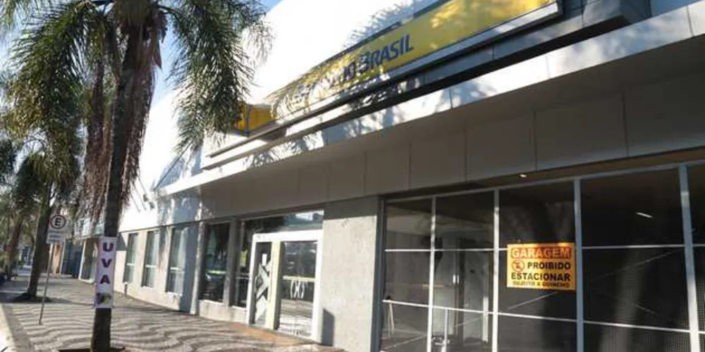 Imagem ilustrativa da imagem Bancos demitem 80 pessoas na região