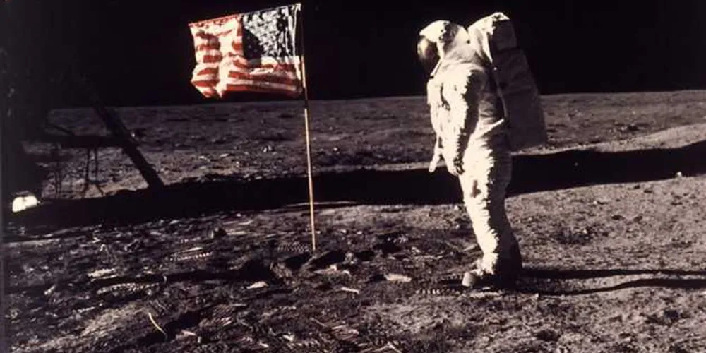 Imagem ilustrativa da imagem Companhia vende primeiras passagens turísticas para a Lua