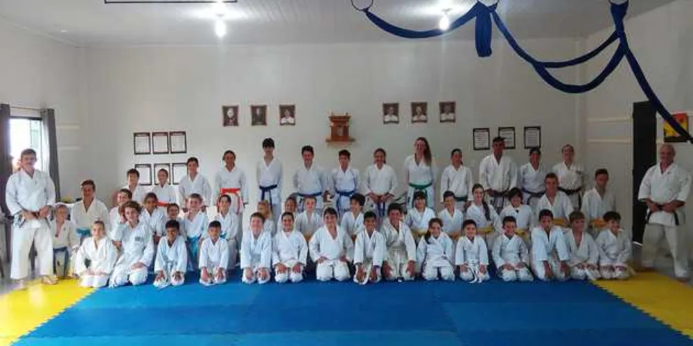 Imagem ilustrativa da imagem Equipe de karatê viaja com recursos do Nota Paraná