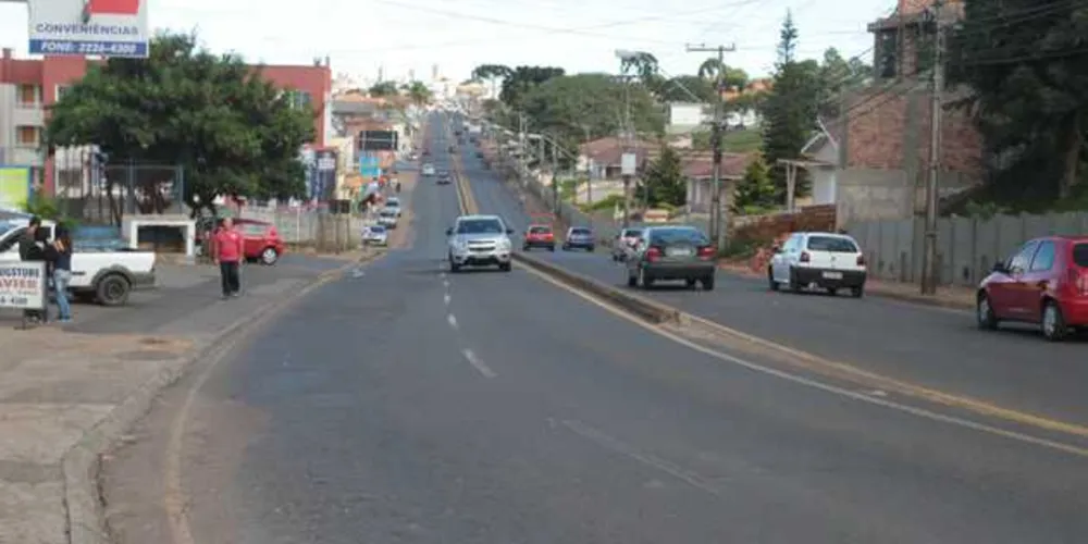 Estabelecimento fica localizado na principal via do bairro e foi alvo do bandido à luz do dia