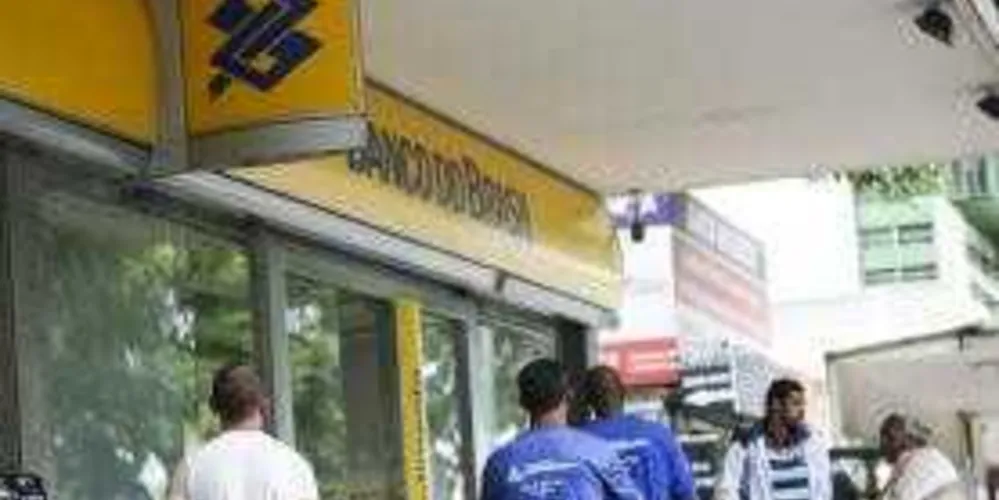 Imagem ilustrativa da imagem Bancos reabrem hoje a partir do meio-dia