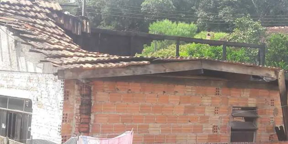 Imagem ilustrativa da imagem Residência pega fogo em bairro de Irati