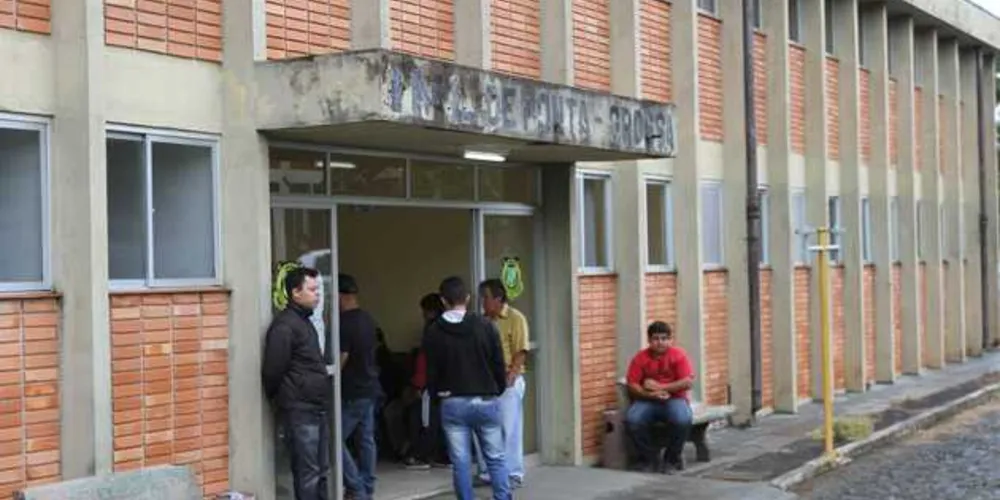 Corpos demoraram quase dez horas para serem liberados no IML de Ponta Grossa