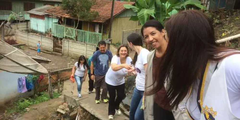 Imagem ilustrativa da imagem Professores de Carambeí conhecem realidade dos alunos