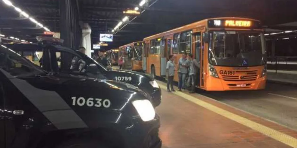 Imagem ilustrativa da imagem Suspeito de roubo é morto dentro de terminal de ônibus