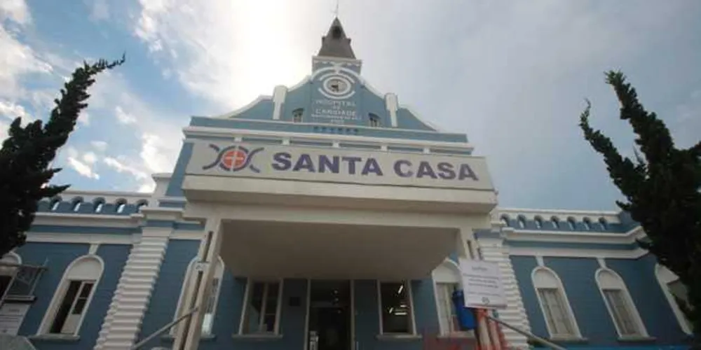 Vítima foi levada à Santa Casa em estado grave