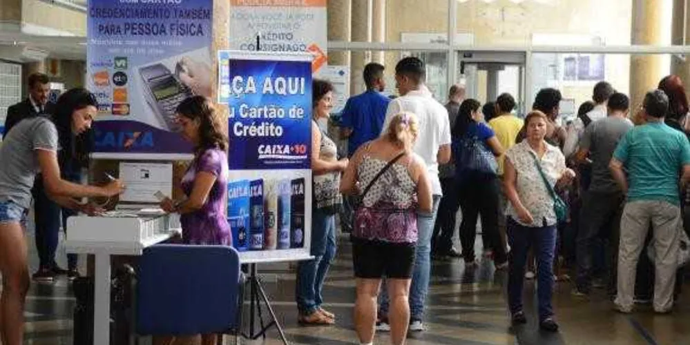Pessoas nascidas nos meses de janeiro e fevereiro podem sacar o benefício / Imagem: Agência Brasil 