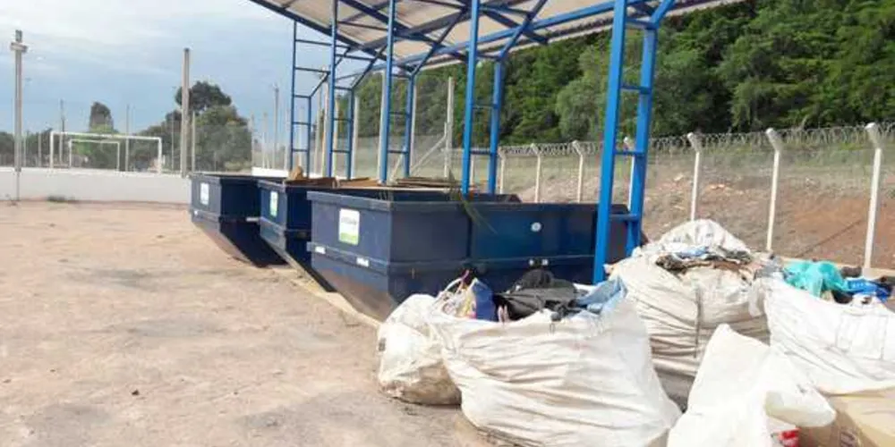 Imagem ilustrativa da imagem Castro coleta recicláveis e entulhos em ecopontos