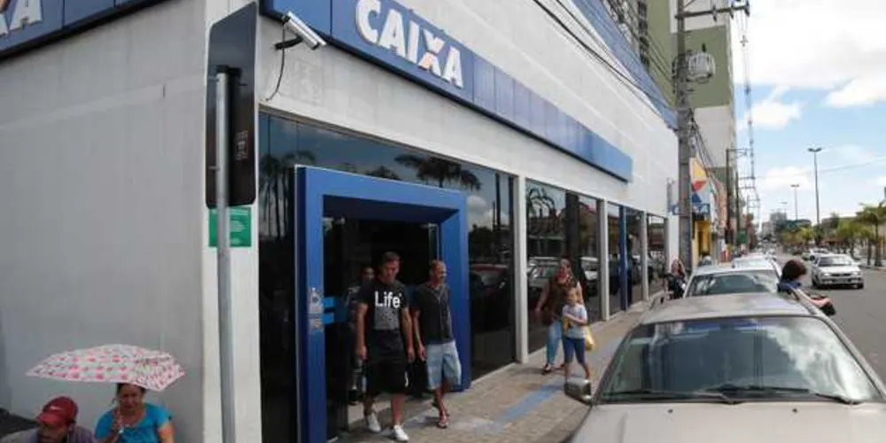 Imagem ilustrativa da imagem Caixa libera R$ 3,8 bi no 1º dia de saques do FGTS